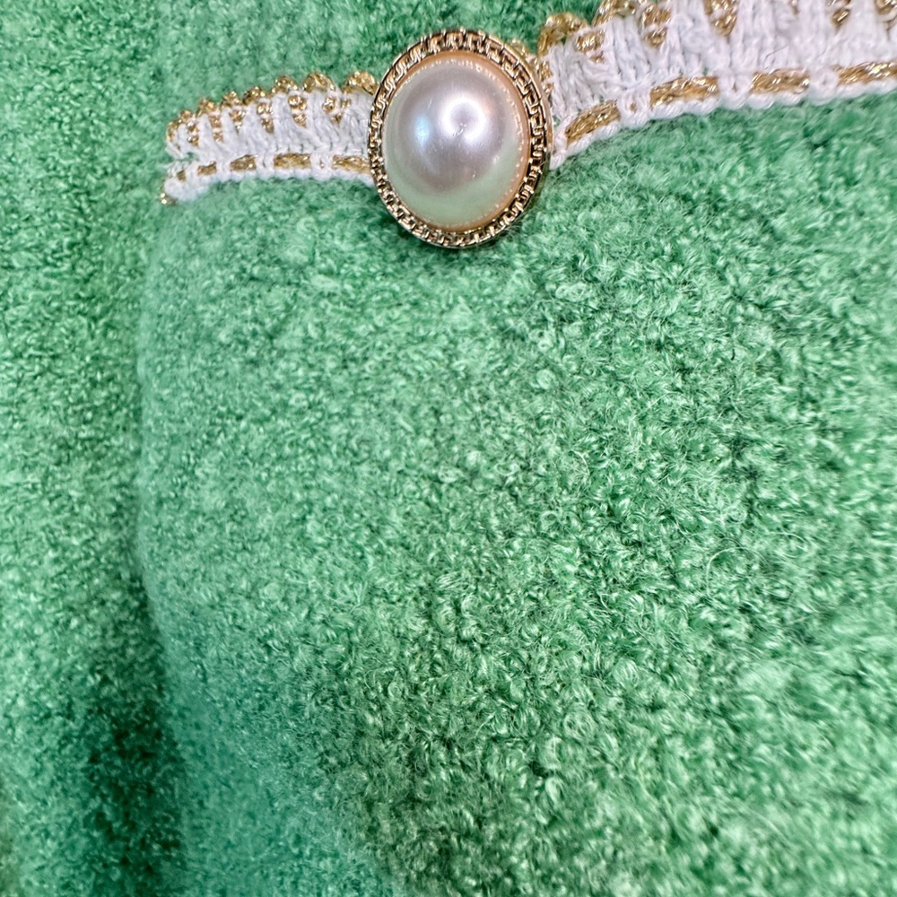 Urban Revivo Chic Green Women's Blazer with Faux Pearl Buttons - Picture 5 of 11